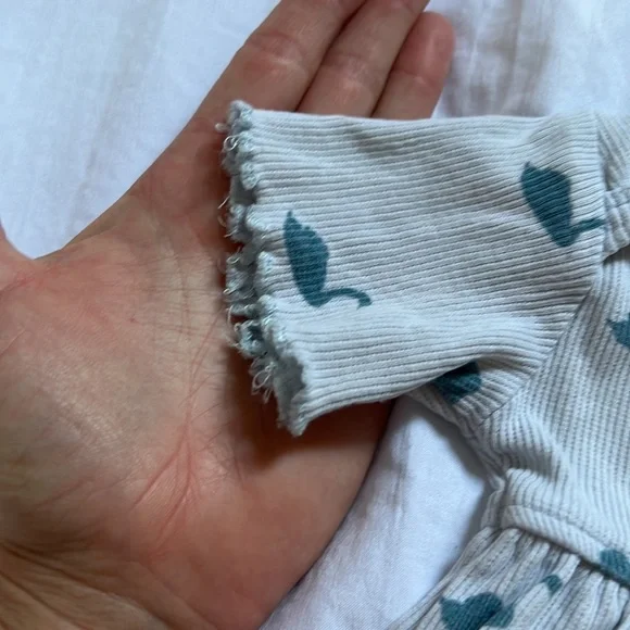 Kate Quinn swan design dress 6-12 month - Picture 3 of 7